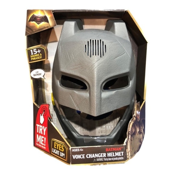 BATMAN light up Voice Changing talking Mask with Over 15‎ Sounds brand new - Picture 3 of 8